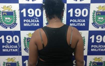 Mulher com mandado de prisão em aberto é presa no Jardim Guanabara em Três Lagoas