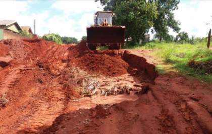 Vias afetadas pela chuva são recuperadas no Distrito do Arapuá