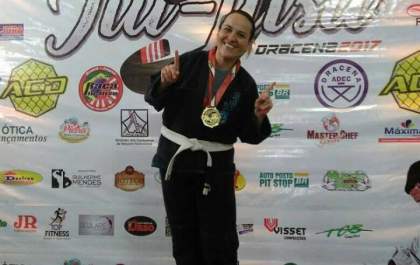 Depois de eliminar 50 quilos, jovem se dedica ao Jiu-Jitsu e em menos de um ano conquista sete medalhas