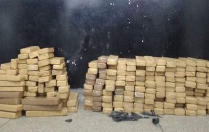 Polícia Militar de Água Clara apreende aproximadamente 150 kg de drogas durante ação conjunta com Polícia Civil