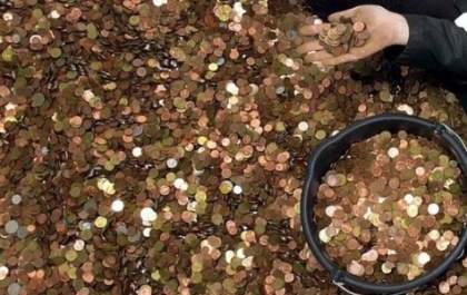 Bancário passa 6 meses contando herança de 1,2 milhão de moedas