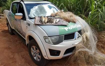 Homens são multados em mais de R$ 1,5 mil por praticar a pesca irregular no Rio Aguapeí