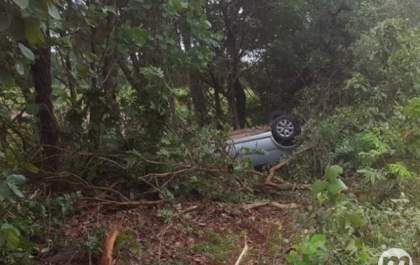 Motorista fica ferido após capotar veículo na MS-345