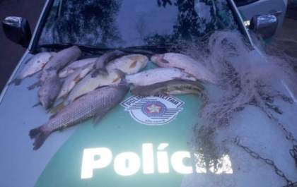 Polícia Ambiental faz novo flagrante de pesca na cachoeira do Salto Botelho