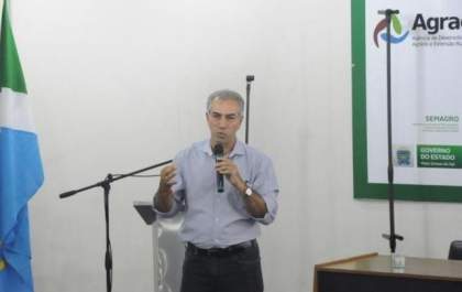 Sete leis são sancionadas por Reinaldo Azambuja