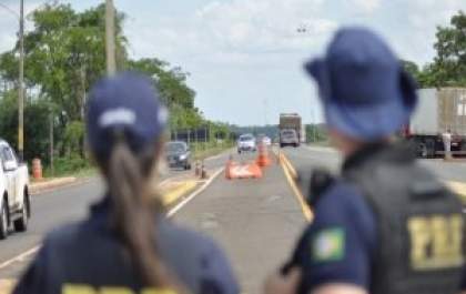PRF amplia fiscalização nas rodovias para as festas de fim de ano