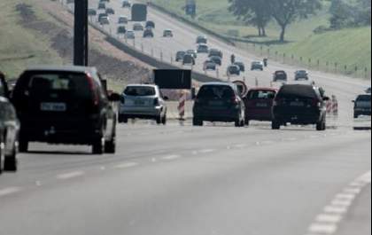 Cerca de 1,9 milhão de veículos devem circular nas rodovias de SP no Natal