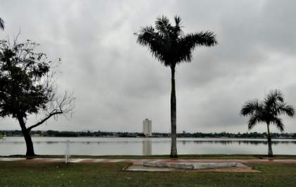 Papai Noel vai chegar em dia de instabilidade, chuva e risco de rajada de ventos