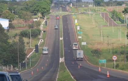 Adolescente morre ao colidir motocicleta contra ônibus em Rodovia Federal no MS