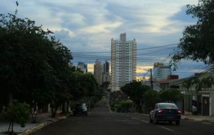 Tempo instável, chuva forte e temperaturas acima dos 30°C em MS