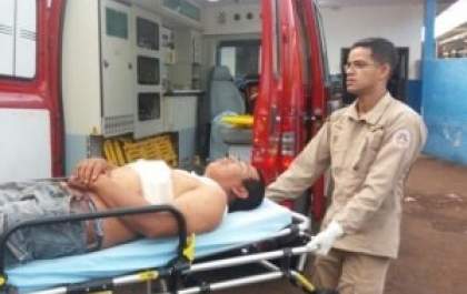 Homem ferido a facadas é resgatado em rodovia