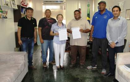 Tamiko discute projeto de futebol da FUNSEP