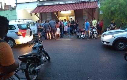 Homem é assassinado a tiros na frente de igreja em Araçatuba
