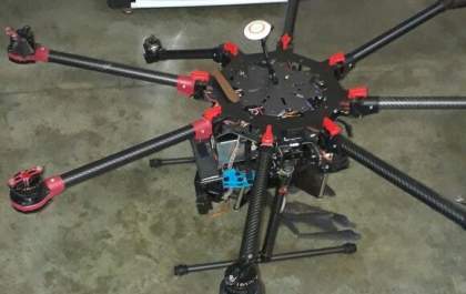 Drone é ‘abatido’ por policiais quando piloto tentava jogar pacote em presídio