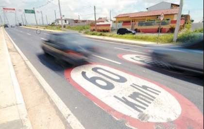 Excesso de velocidade é maior causa de suspensão e cassação de CNH, mostra pesquisa do Detran.SP
