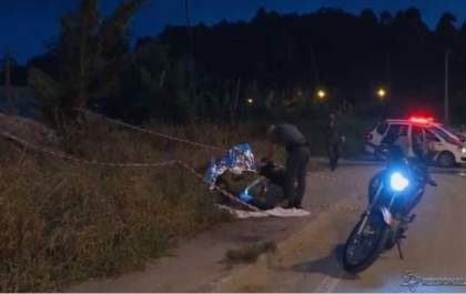 Motociclista morre após cortar pescoço em linha com cerol