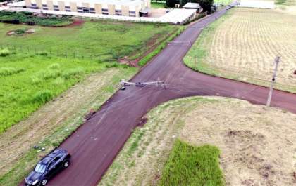 Carro desgovernado arranca cinco postes e deixa centenas de pessoas sem energia elétrica em Jaú
