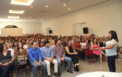 Professores e equipe diretiva e pedagógica da REME participam de capacitação