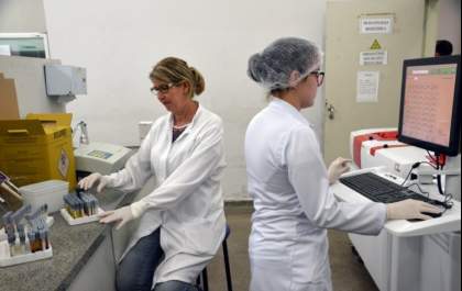 Laboratório Municipal espera ter feito mais de 300 mil exames em 2017