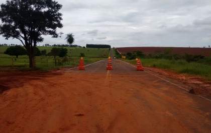 Rodovia MS-475 segue interditada e usuários devem utilizar desvio