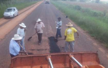 Operação Tapa Buraco ameniza situação em vicinal da Primavera