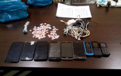 Arma é achada em presídio de MS onde “encomendas” chegam de drone