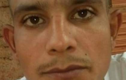 Vizinhos desconfiam de cheiro ruim e encontram homem morto em casa