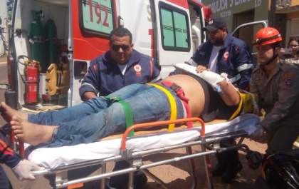 Acidente entre motocicletas deixa dois homens feridos na Rosário Congro em Três Lagoas