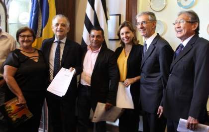 Prefeita Fátima despacha com vice governador Márcio França