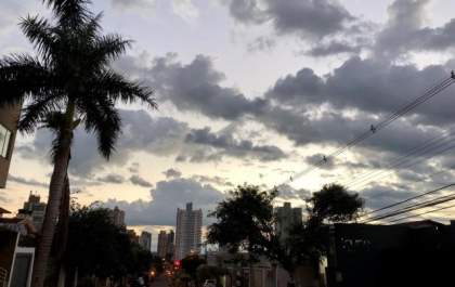 Instabilidade provoca chuvas, mas temperaturas chegam aos 37°C