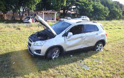 Capotamento é registrado no trevo de Dracena próximo ao radar da SP-294