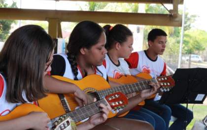 Com 150 vagas, projeto oferece aulas gratuitas de instrumentos musicais em Três Lagoas