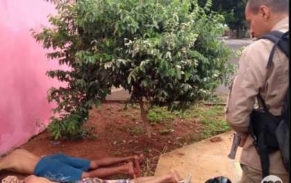 Enquanto voltava do serviço, bombeiro rende e prende assaltantes