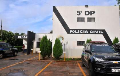Ladrões mantêm vítimas em cárcere, roubam carro e vários objetos
