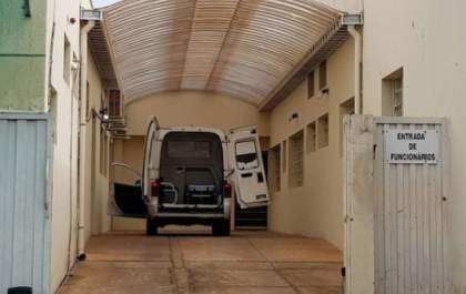Adolescente dá à luz em ambulância e bebê morre
