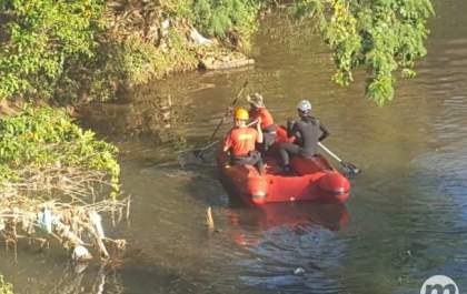 Bombeiros percorrem 4 km no Lago do Amor em busca de desaparecido