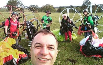 Pastor cai de paramotor e relata momentos de tensão do resgate