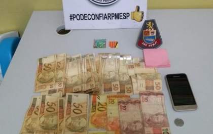 PM de Lavínia intercepta mulher transportando droga LSD