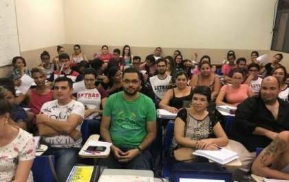 Alunos denunciam superlotação em sala de aula da UFMS