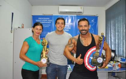 Campeão Gilson Macedo visita SEJUVEL
