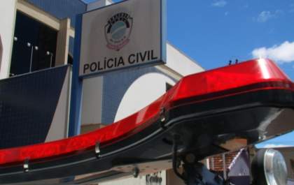 Ao atravessar avenida, rapaz é atropelado e motorista foge do local