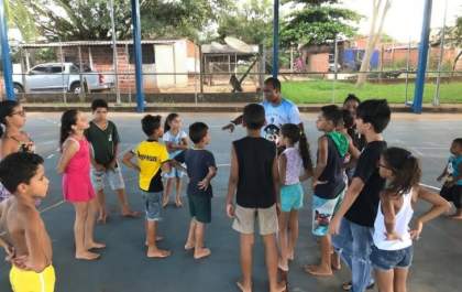 Parceria entre SEJUVEL e Missão Salesiana leva esporte e evangelização a jovens de bairros