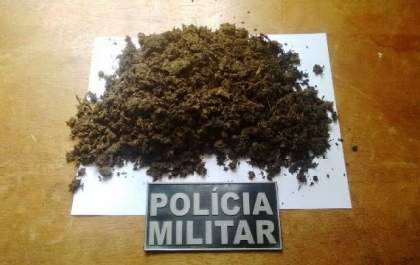 Menor é apreendido com maconha 'curtindo' na geladeira