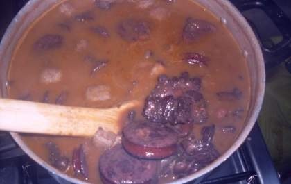 Sogra é acusada de tentar matar genro com feijoada envenenada em Três Lagoas