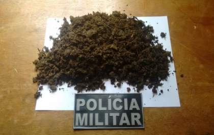 Polícia Militar apreende adolescente por tráfico de drogas