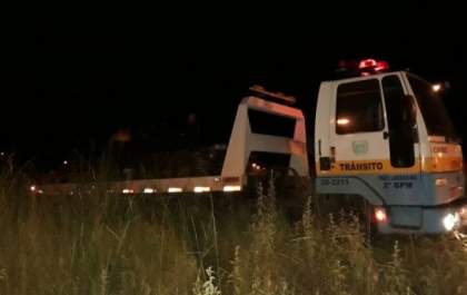 Veículo furtado é encontrado em terreno baldio pela Polícia Militar de Três Lagoas