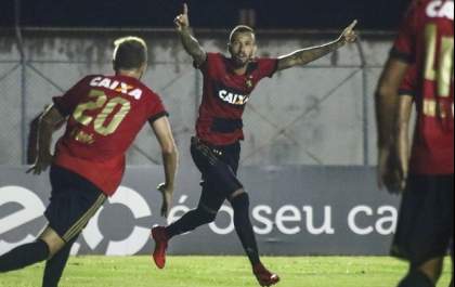 Três-lagoense, jogador Leandro Pereira desmente informações de acerto com o Atlético Mineiro