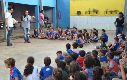 Saúde de Três Lagoas percorre escolas para falar da posse responsável de animais