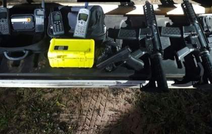 PF apreende armamento de alto calibre em fazenda usada pelo tráfico