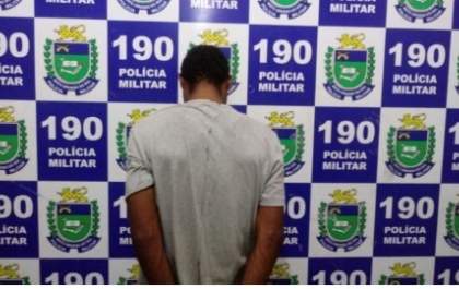 Jovem é preso em flagrante após furto de celular no centro de Três Lagoas